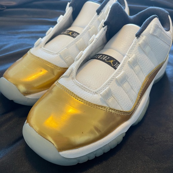 Mint condition never worn - Picture 1 of 4